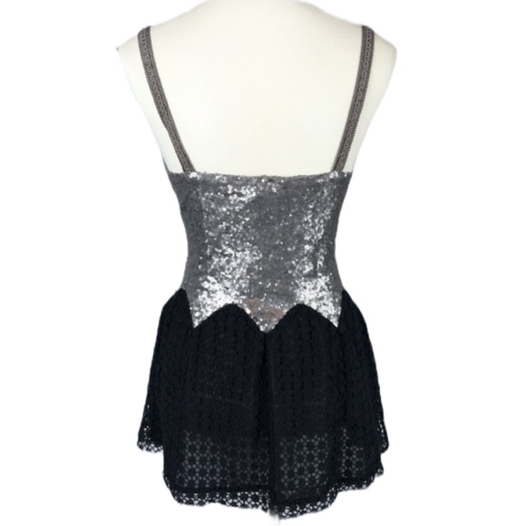 Gimmicks by BKE Sequin Top - Picture 4 of 7